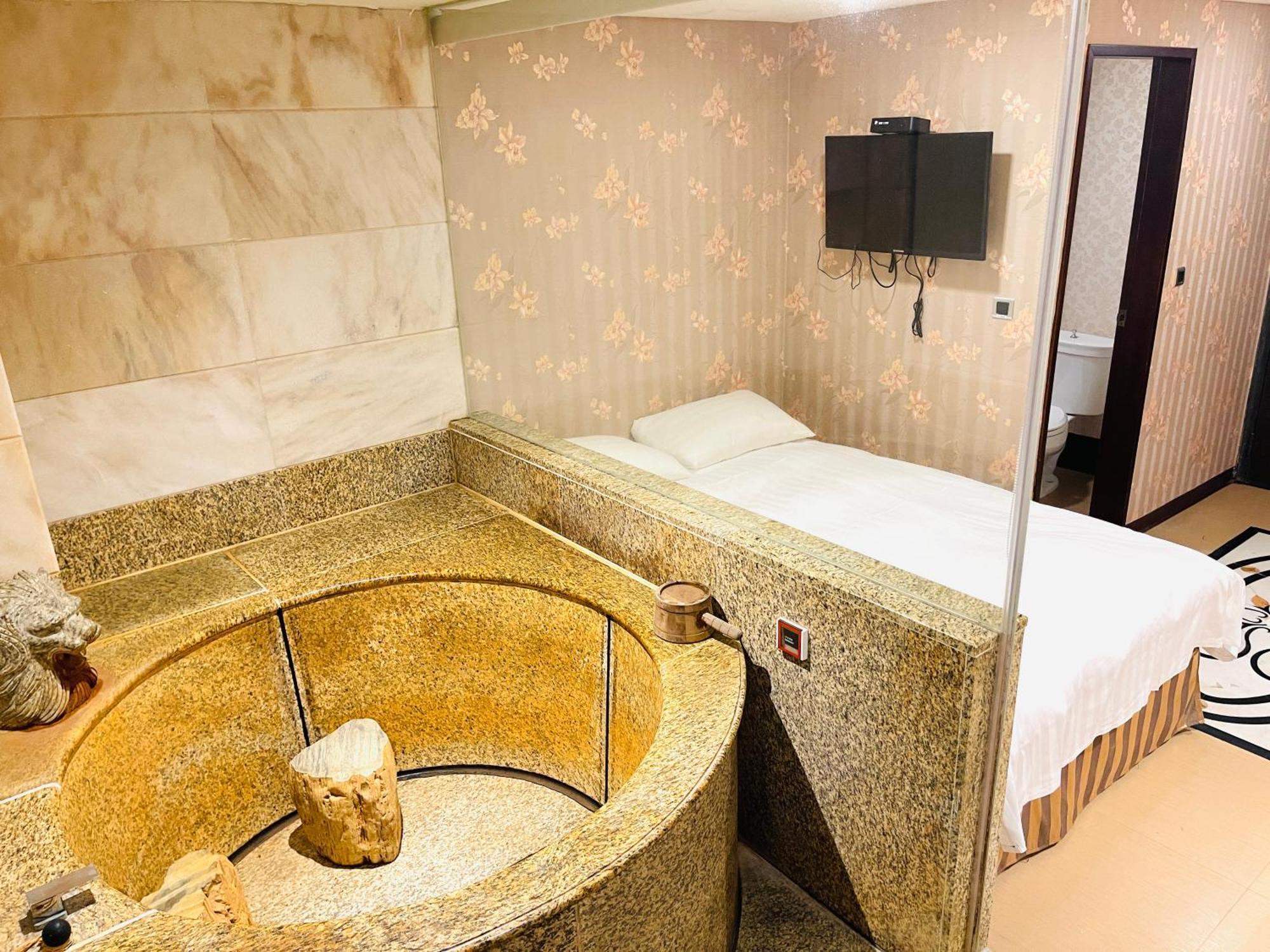 Grand Pleasure Spring Hotel Taipei Exterior photo