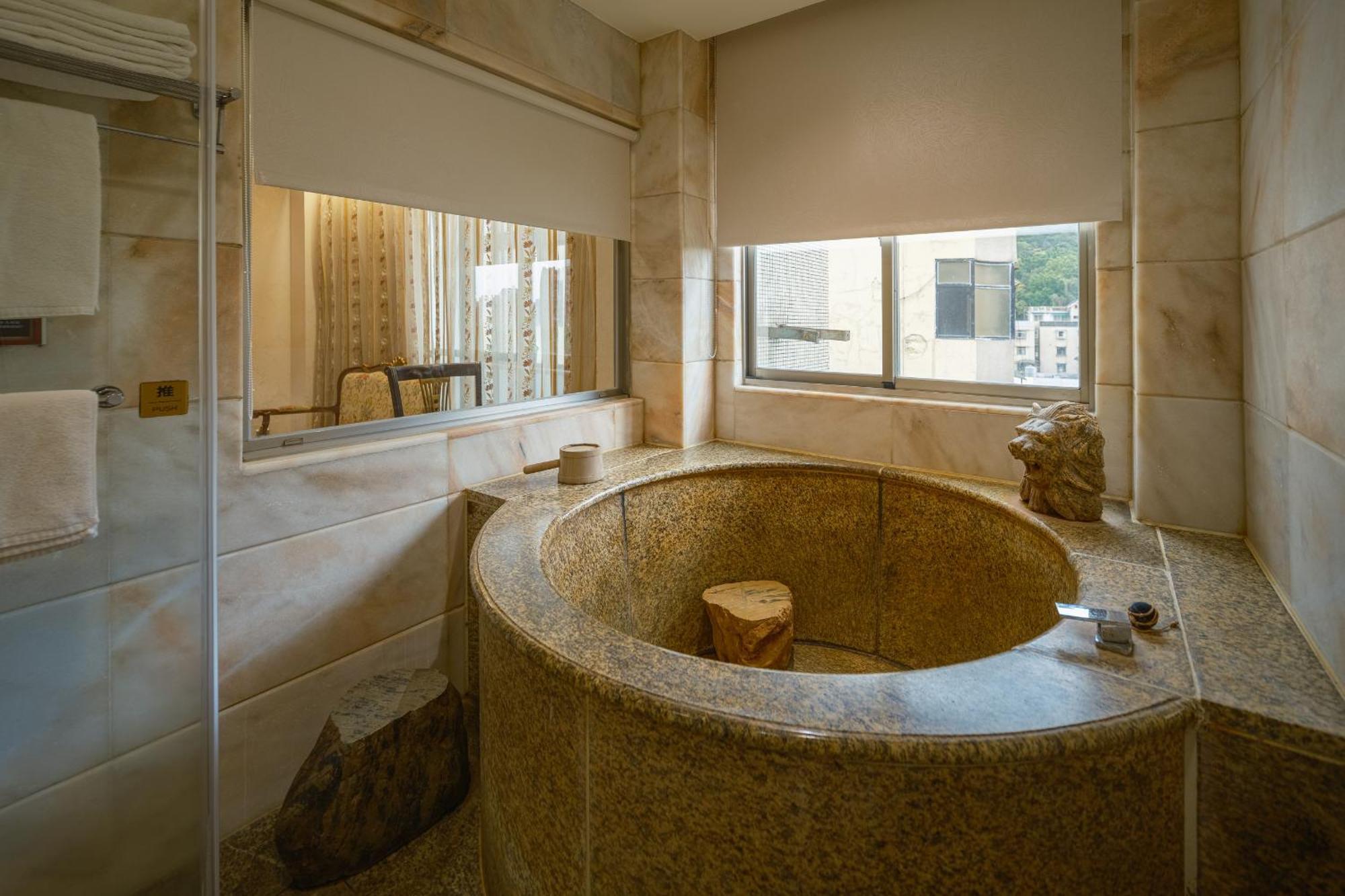 Grand Pleasure Spring Hotel Taipei Exterior photo