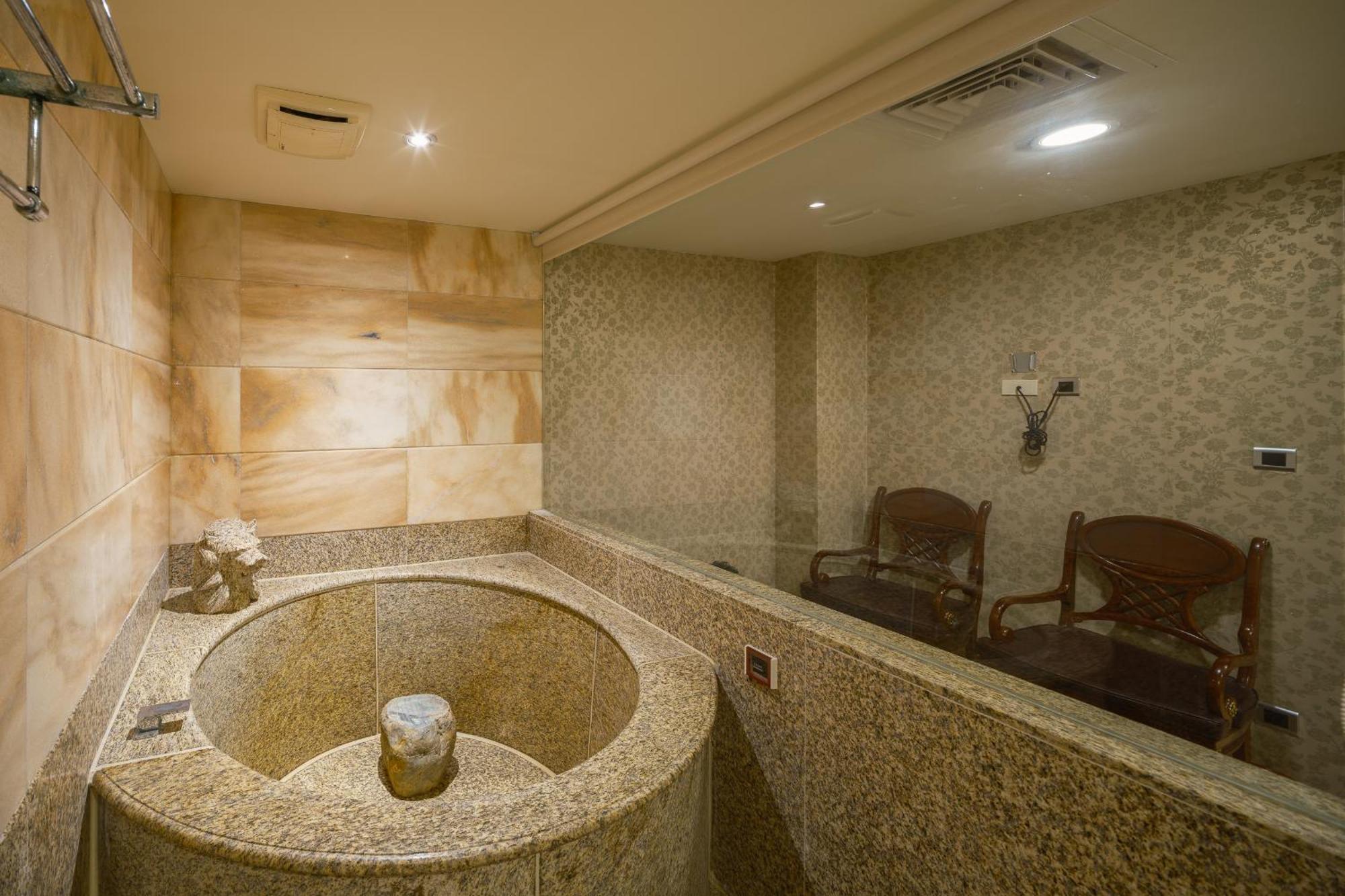 Grand Pleasure Spring Hotel Taipei Exterior photo