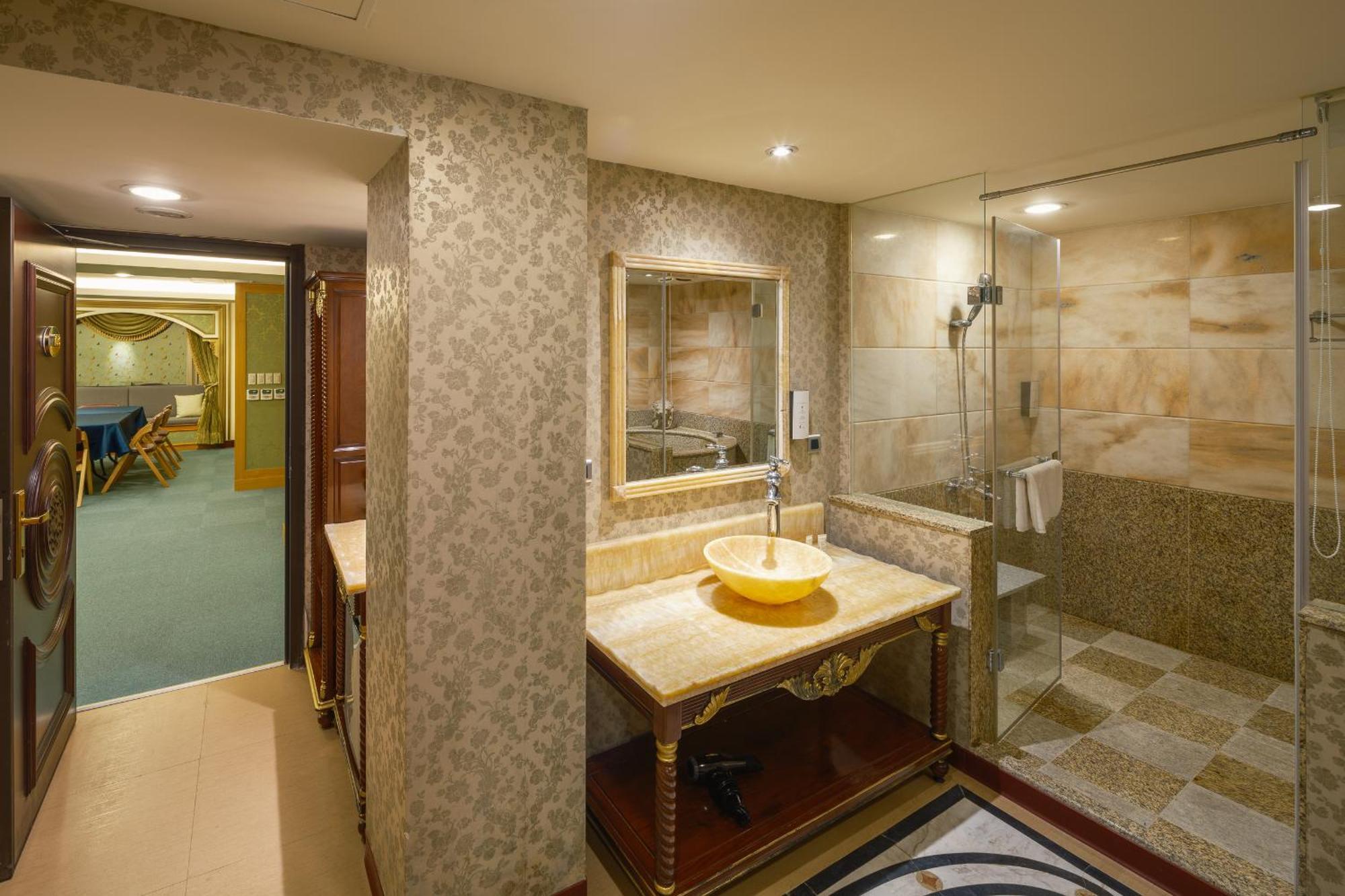 Grand Pleasure Spring Hotel Taipei Exterior photo